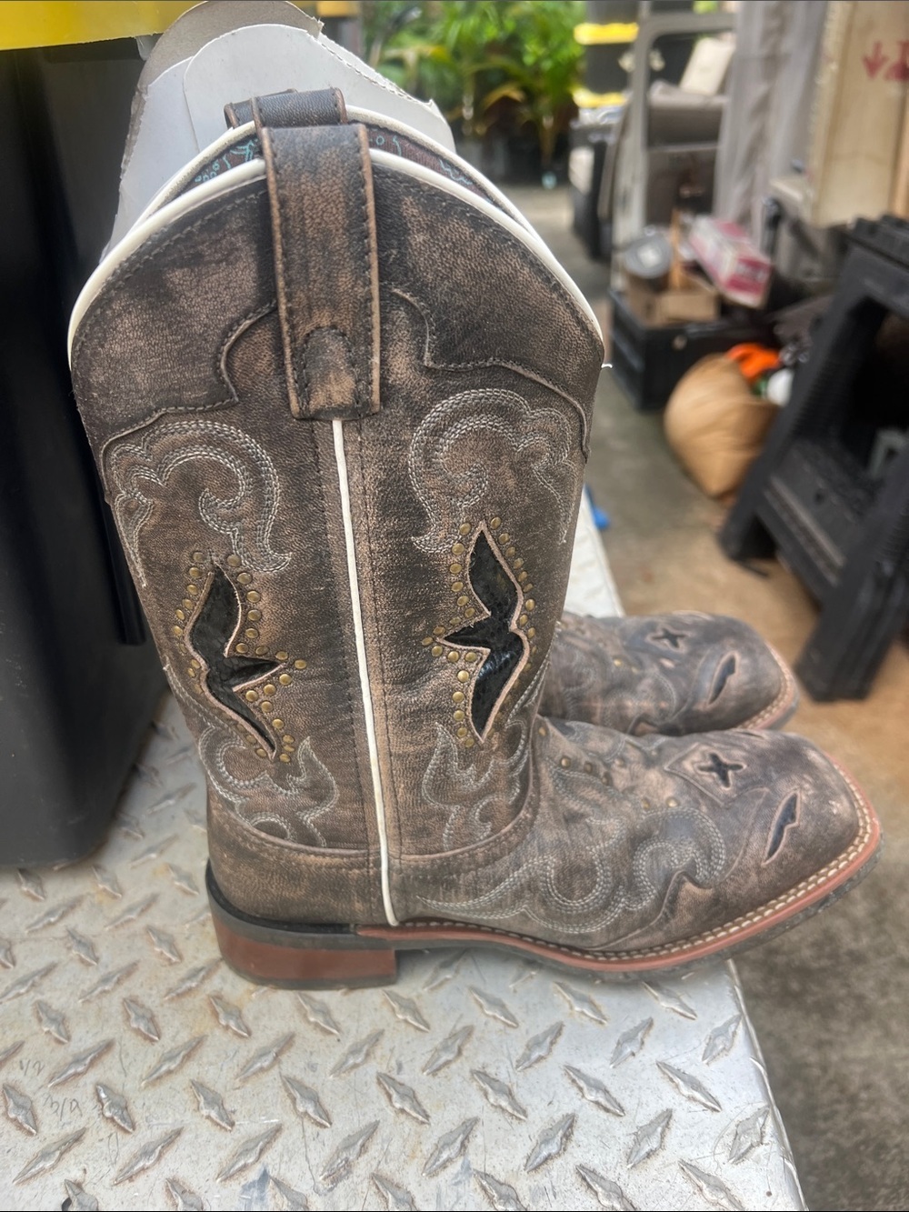 Laredo Brown Distressed Leather Western Heeled Boots - Picture 3 of 7